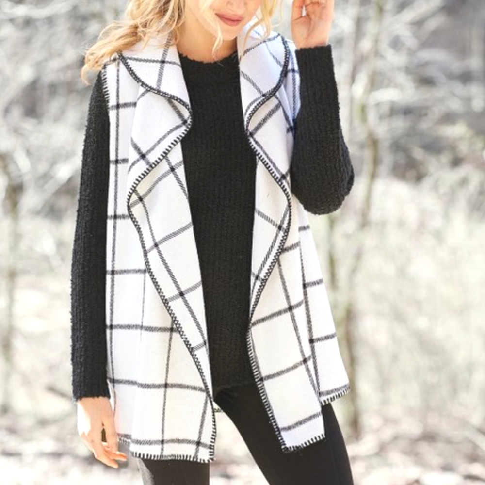 MUD PIE, Black and White, Murphy Blanket Vest. One Size.